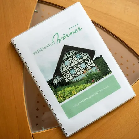 Im Obergeschoss アパート *